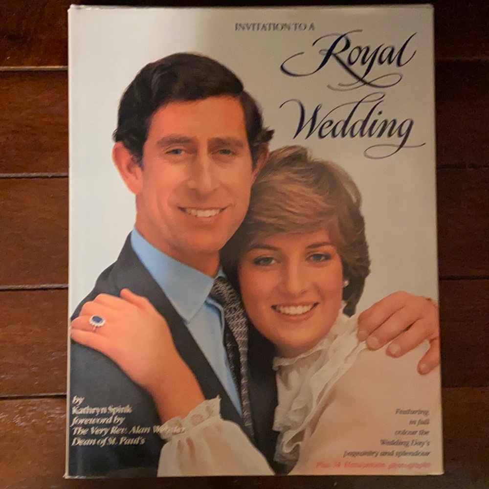 Coffee Table book - Picture 2 of 5